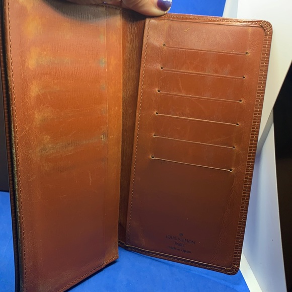 Louis Vuitton Brown Epi leather fold wallet - Picture 4 of 8